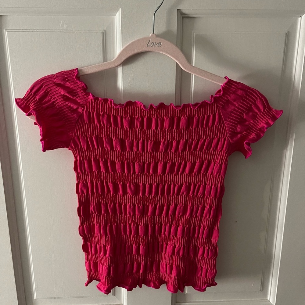 pink top